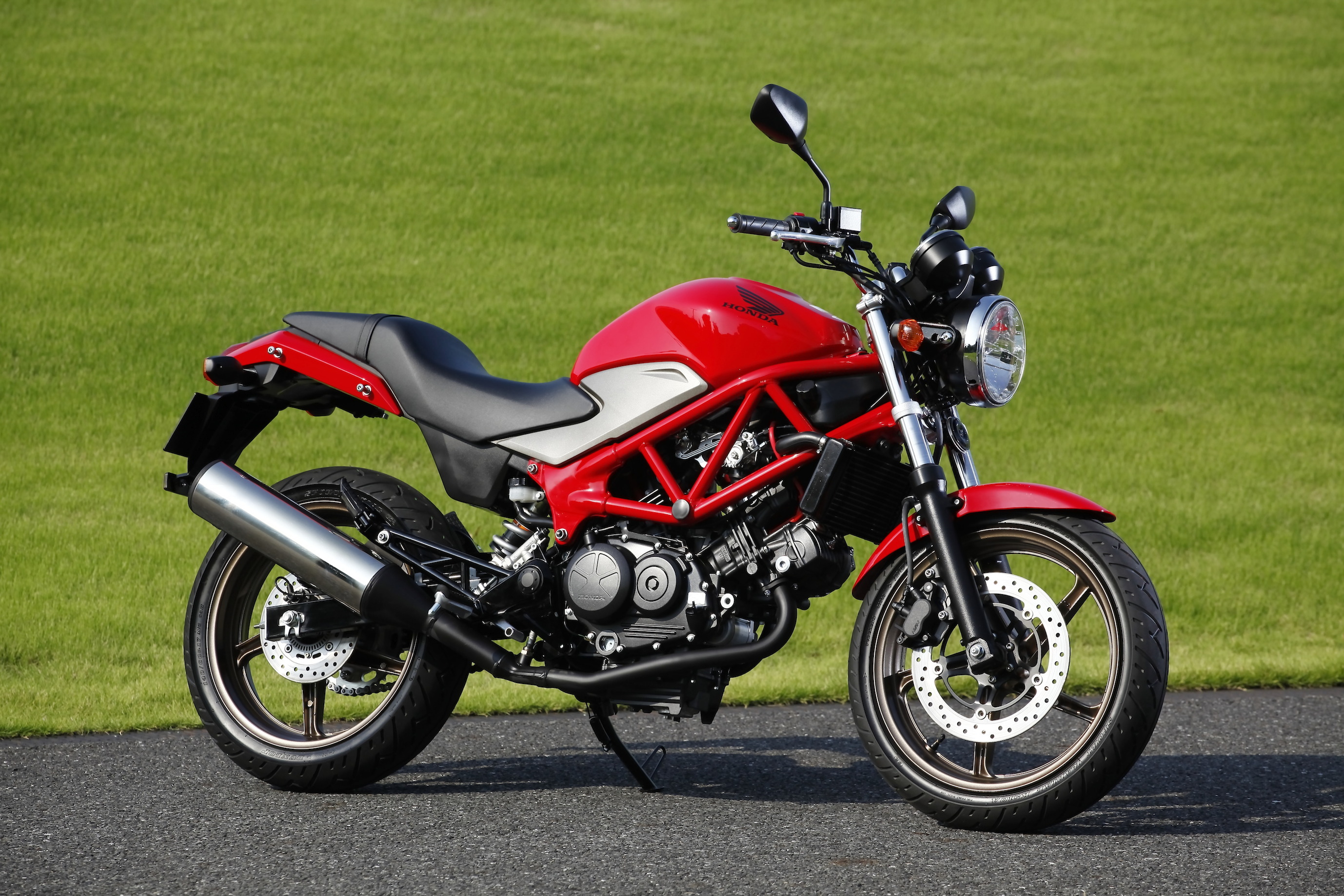 Honda VTR Type LD | TRACTIONS